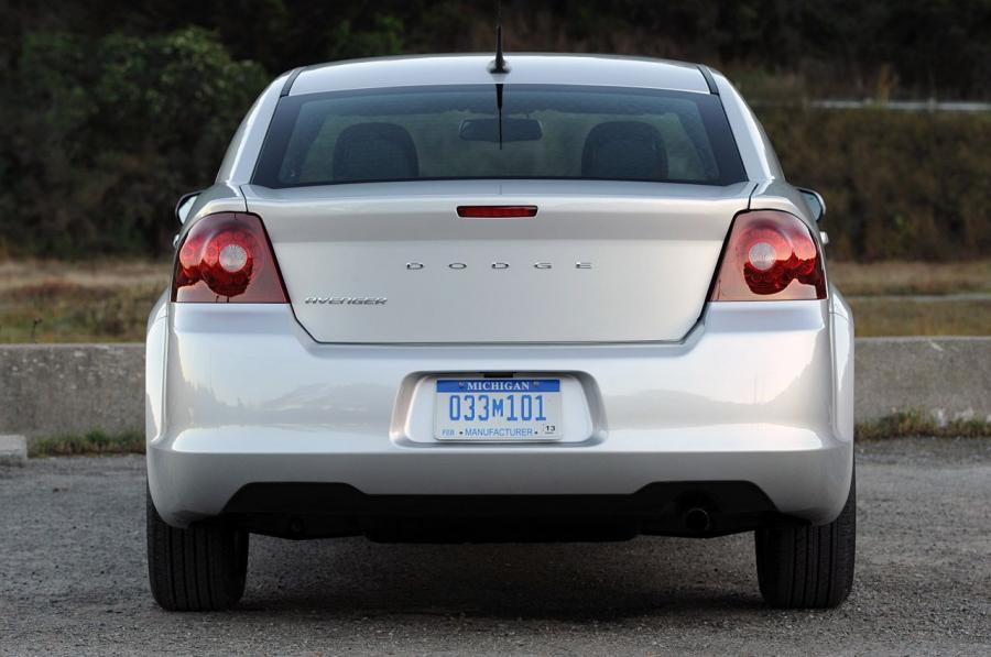  Dodge Avenger 2011 года  (фото 6 из 61)